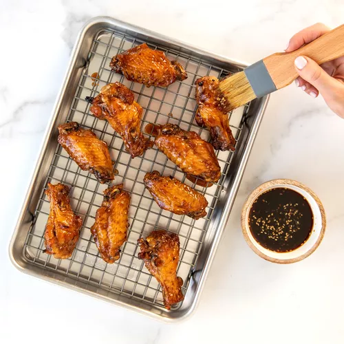Nordic Ware Naturals Quarter Sheet with Oven-Safe Nonstick Grid